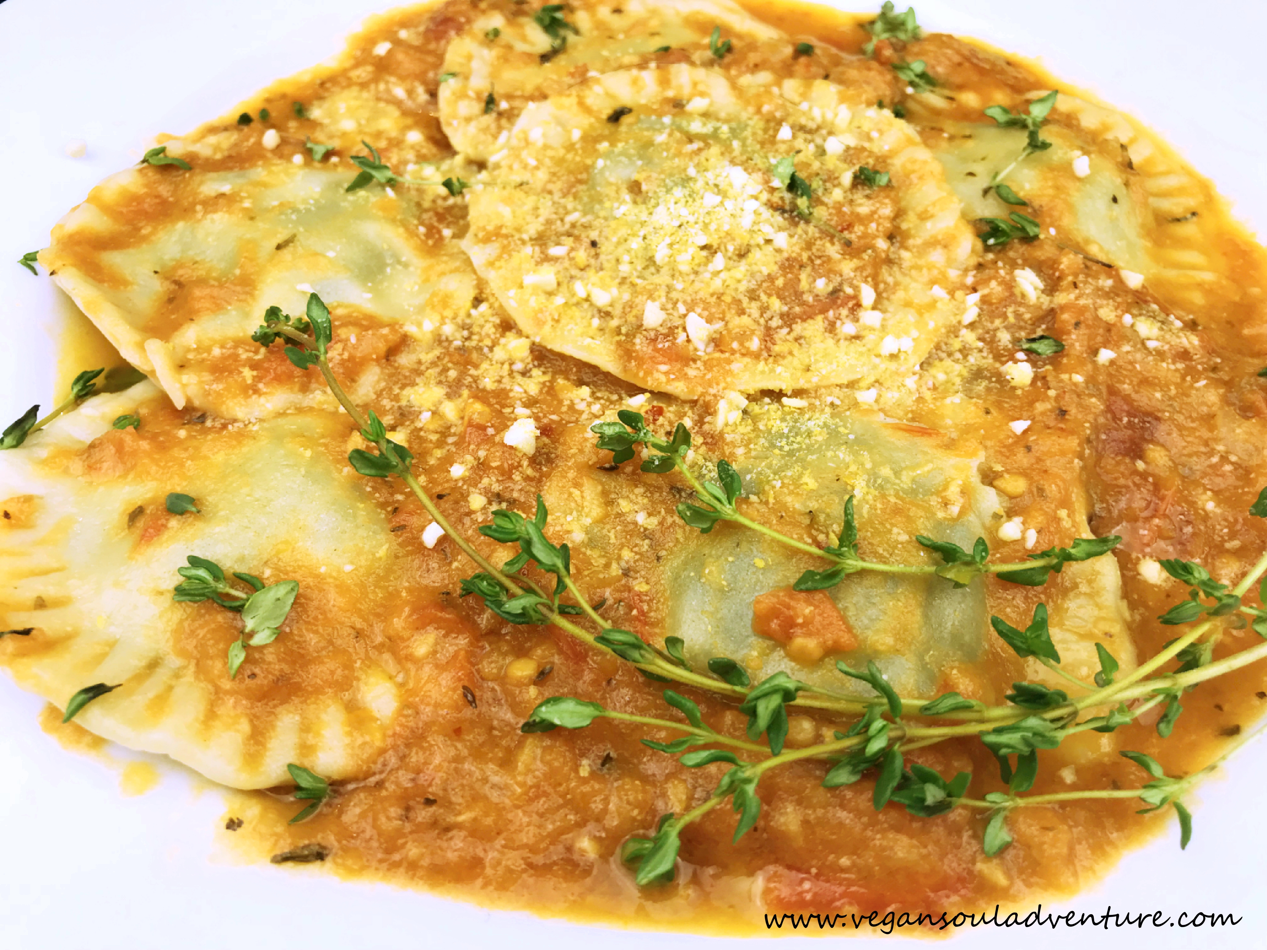 Spinach Mushroom Ravioli | Vegansouladventure.com